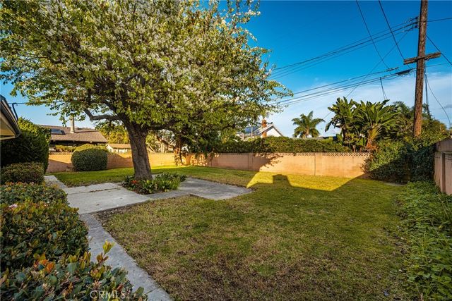 17588 Santa Paula, Fountain Valley, CA 92708