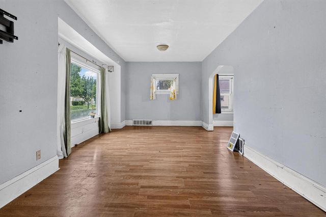 3760 N 25th STREET, Milwaukee, WI 53206