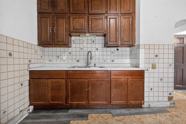 3760 N 25th STREET, Milwaukee, WI 53206