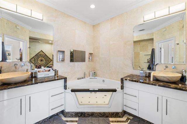 1171 VENETIAN HARBOR DRIVE NE, St Petersburg, FL 33702
