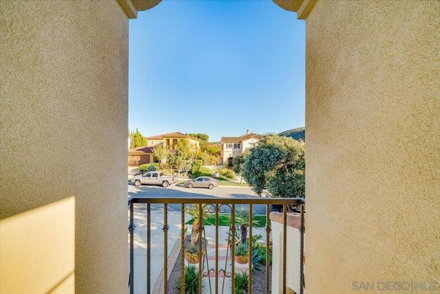 7135 Sitio Caliente, Carlsbad, CA 92009