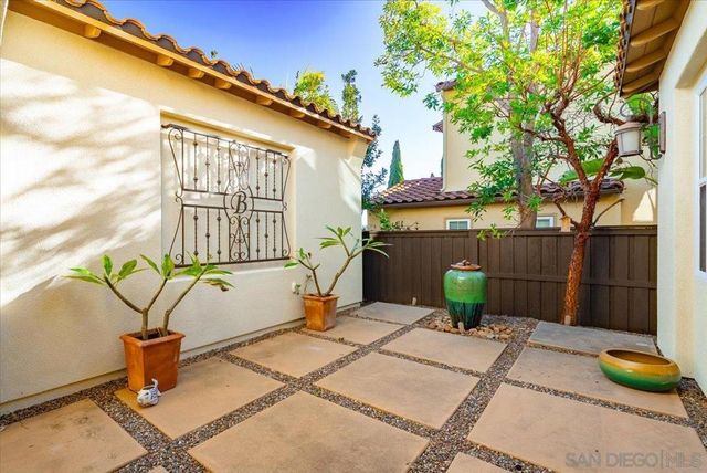 7135 Sitio Caliente, Carlsbad, CA 92009