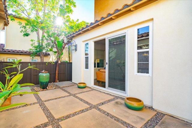 7135 Sitio Caliente, Carlsbad, CA 92009