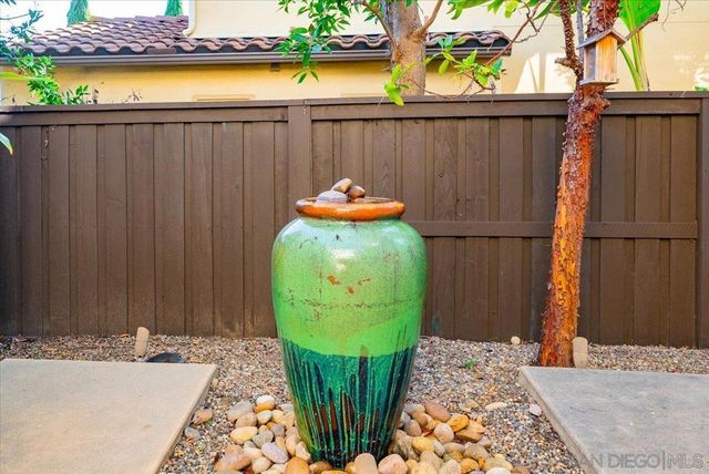 7135 Sitio Caliente, Carlsbad, CA 92009