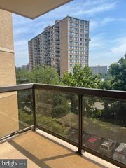 309 YOAKUM PKWY #512, Alexandria, VA 22304