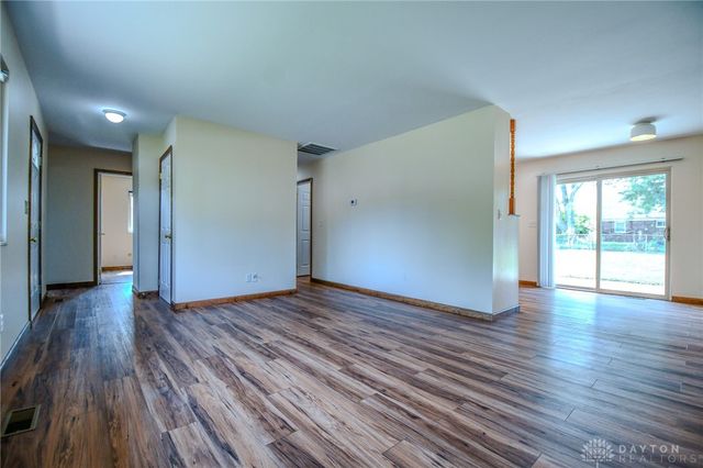 2758 Wyoming Drive, Xenia, OH 45385