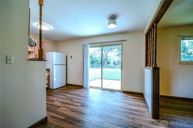 2758 Wyoming Drive, Xenia, OH 45385