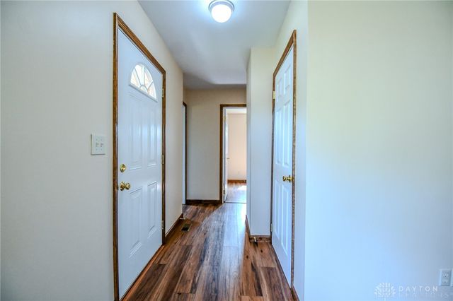 2758 Wyoming Drive, Xenia, OH 45385