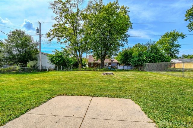 2758 Wyoming Drive, Xenia, OH 45385