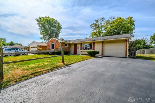 2758 Wyoming Drive, Xenia, OH 45385