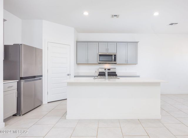 12490 W Gini Lane, Marana, AZ 85653