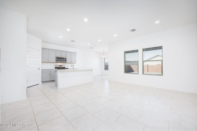 12490 W Gini Lane, Marana, AZ 85653