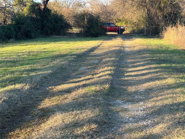 738 Cole Street, Gainesville, TX 76240