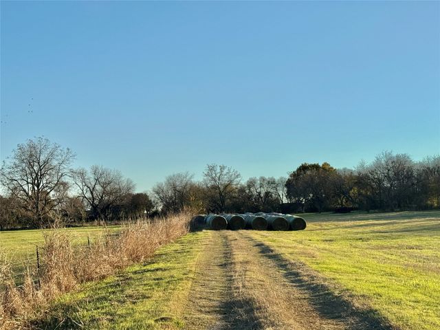 738 Cole Street, Gainesville, TX 76240