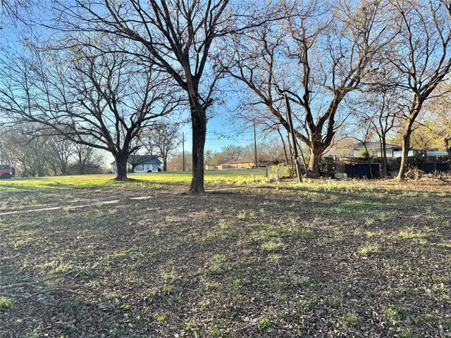 738 Cole Street, Gainesville, TX 76240