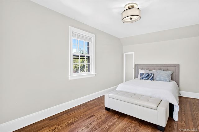 23 Foster Avenue, Malverne, NY 11565