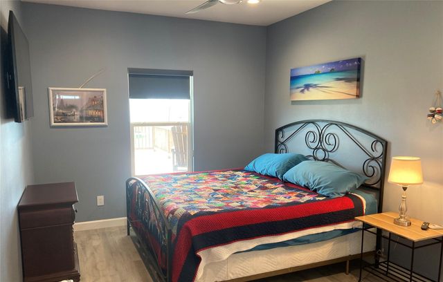 18307 Warrior Road, Galveston, TX 77554