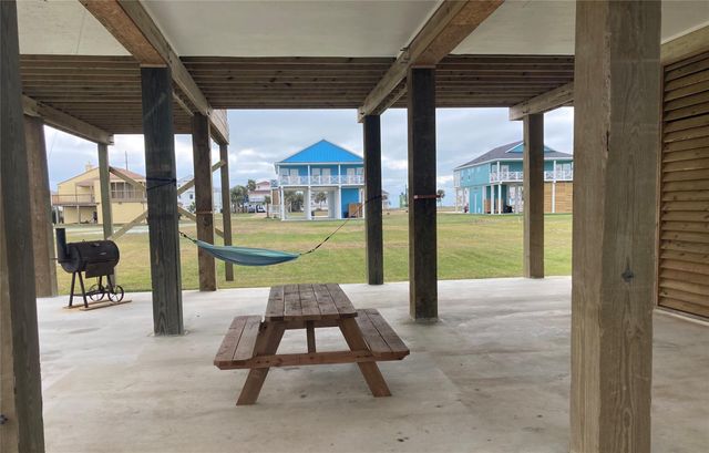 18307 Warrior Road, Galveston, TX 77554