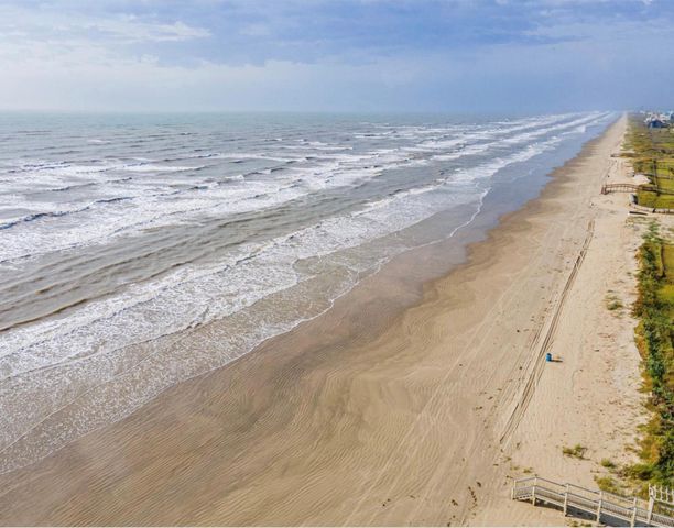 18307 Warrior Road, Galveston, TX 77554