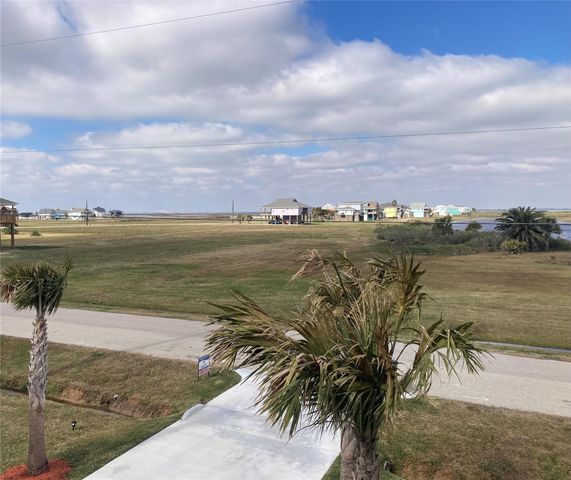18307 Warrior Road, Galveston, TX 77554