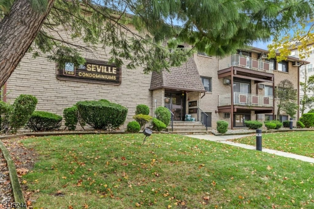 747 N Broad St. 203, Elizabeth City, NJ 07208 — photo 3