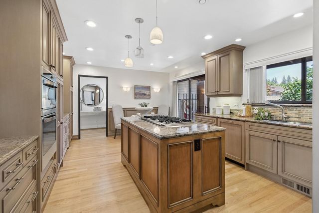 2800 Calle Vista Way, Sacramento, CA 95821