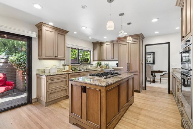 2800 Calle Vista Way, Sacramento, CA 95821