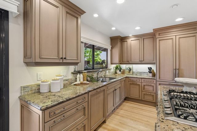 2800 Calle Vista Way, Sacramento, CA 95821