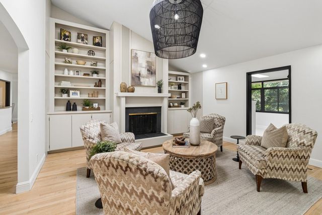 2800 Calle Vista Way, Sacramento, CA 95821