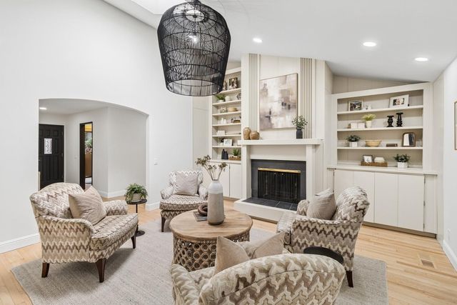 2800 Calle Vista Way, Sacramento, CA 95821