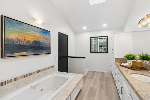 2800 Calle Vista Way, Sacramento, CA 95821
