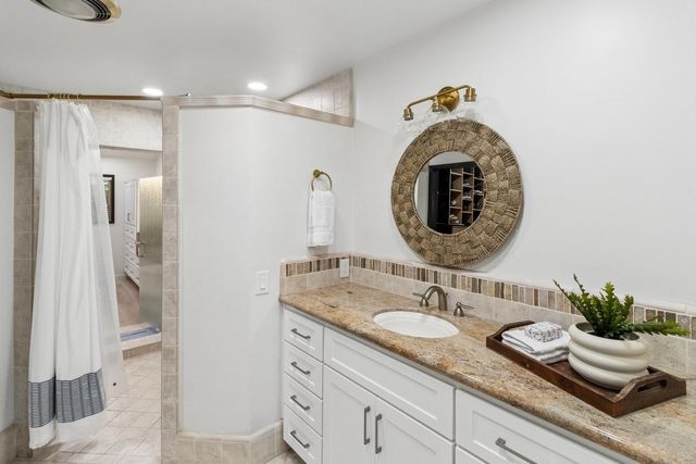 2800 Calle Vista Way, Sacramento, CA 95821
