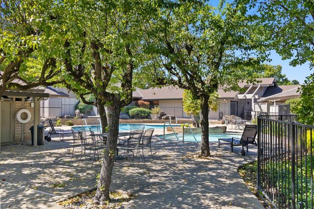 2800 Calle Vista Way, Sacramento, CA 95821