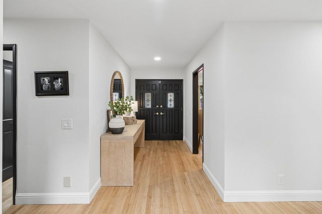 2800 Calle Vista Way, Sacramento, CA 95821