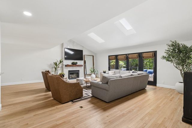 2800 Calle Vista Way, Sacramento, CA 95821