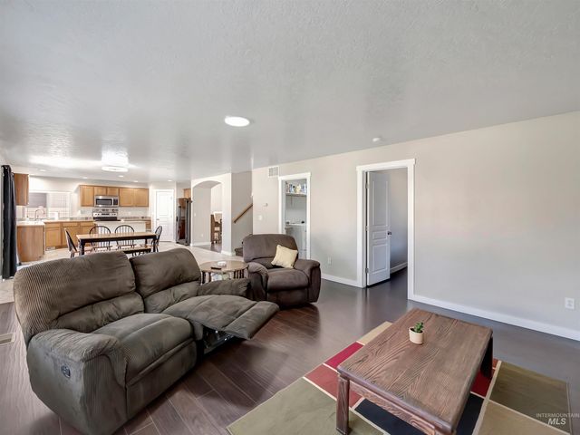 3676 S Ascaino Ave, Meridian, ID 83642