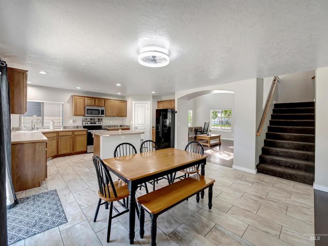 3676 S Ascaino Ave, Meridian, ID 83642