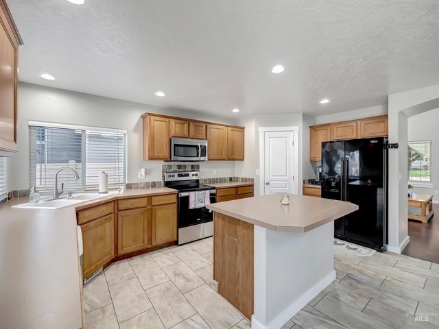 3676 S Ascaino Ave, Meridian, ID 83642