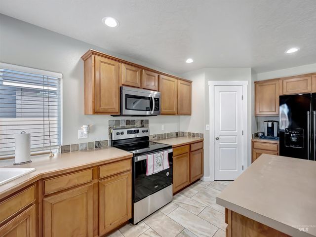 3676 S Ascaino Ave, Meridian, ID 83642