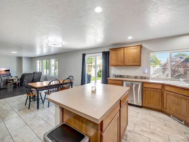 3676 S Ascaino Ave, Meridian, ID 83642