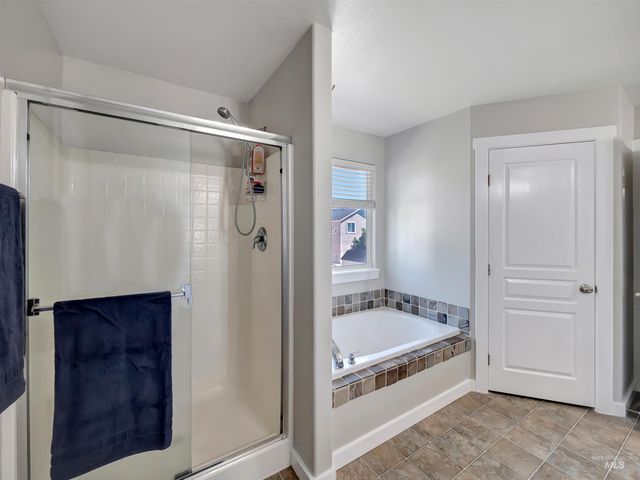 3676 S Ascaino Ave, Meridian, ID 83642