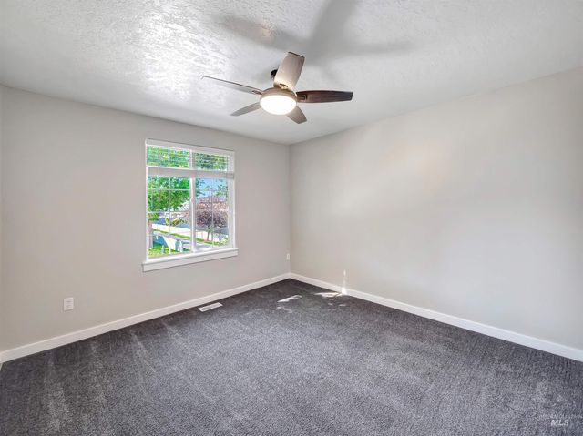 3676 S Ascaino Ave, Meridian, ID 83642