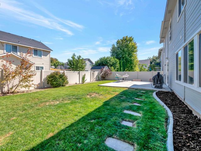 3676 S Ascaino Ave, Meridian, ID 83642