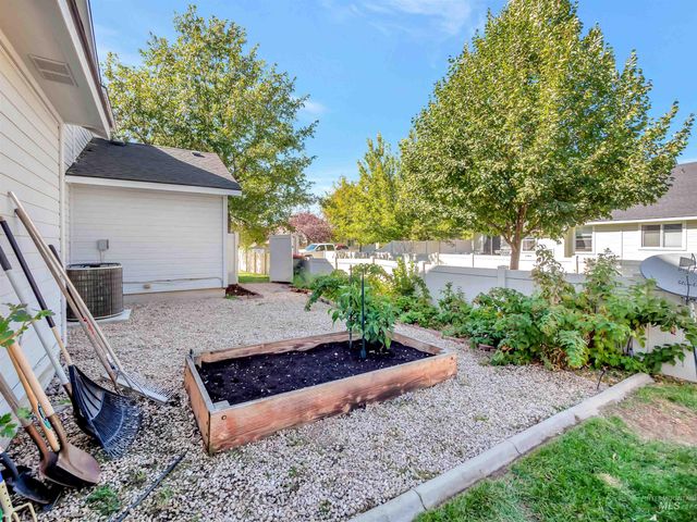 3676 S Ascaino Ave, Meridian, ID 83642