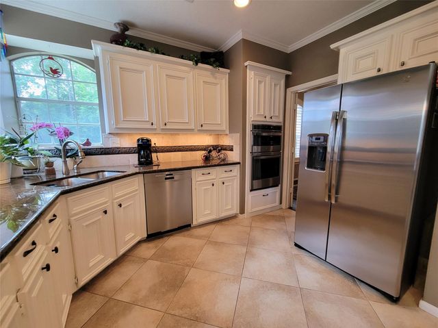 549 Stephen F Austin Drive, Conroe, TX 77302