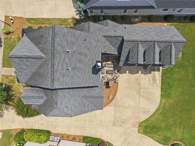 5451 Autumn Flame Drive, Braselton, GA 30517