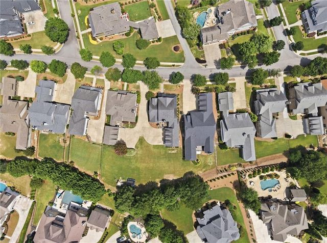5451 Autumn Flame Drive, Braselton, GA 30517