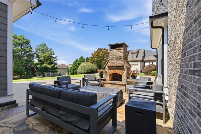 5451 Autumn Flame Drive, Braselton, GA 30517