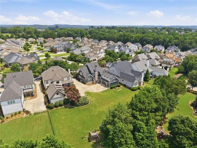 5451 Autumn Flame Drive, Braselton, GA 30517