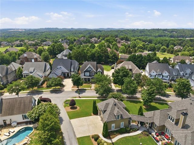5451 Autumn Flame Drive, Braselton, GA 30517